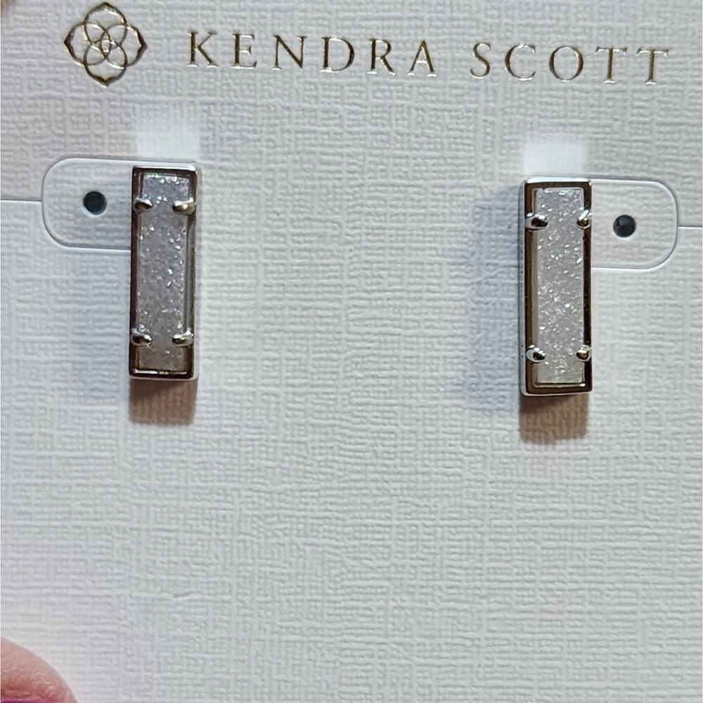 Kendra scott‎ silver and sparkly drusy Lady stud earrings new!! - Picture 5 of 5